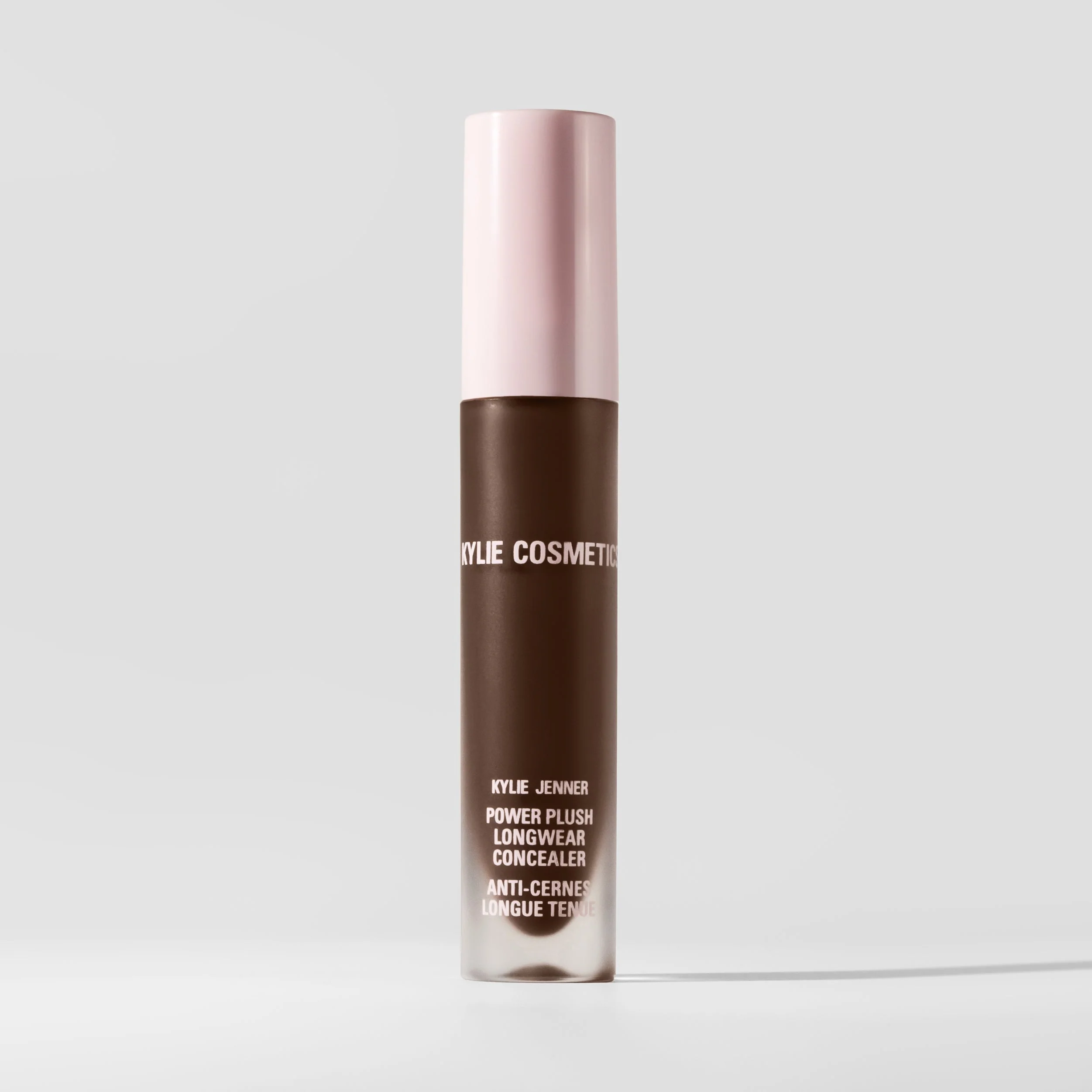 Power Plush Longwear Concealer til Opklaring og Konturering
