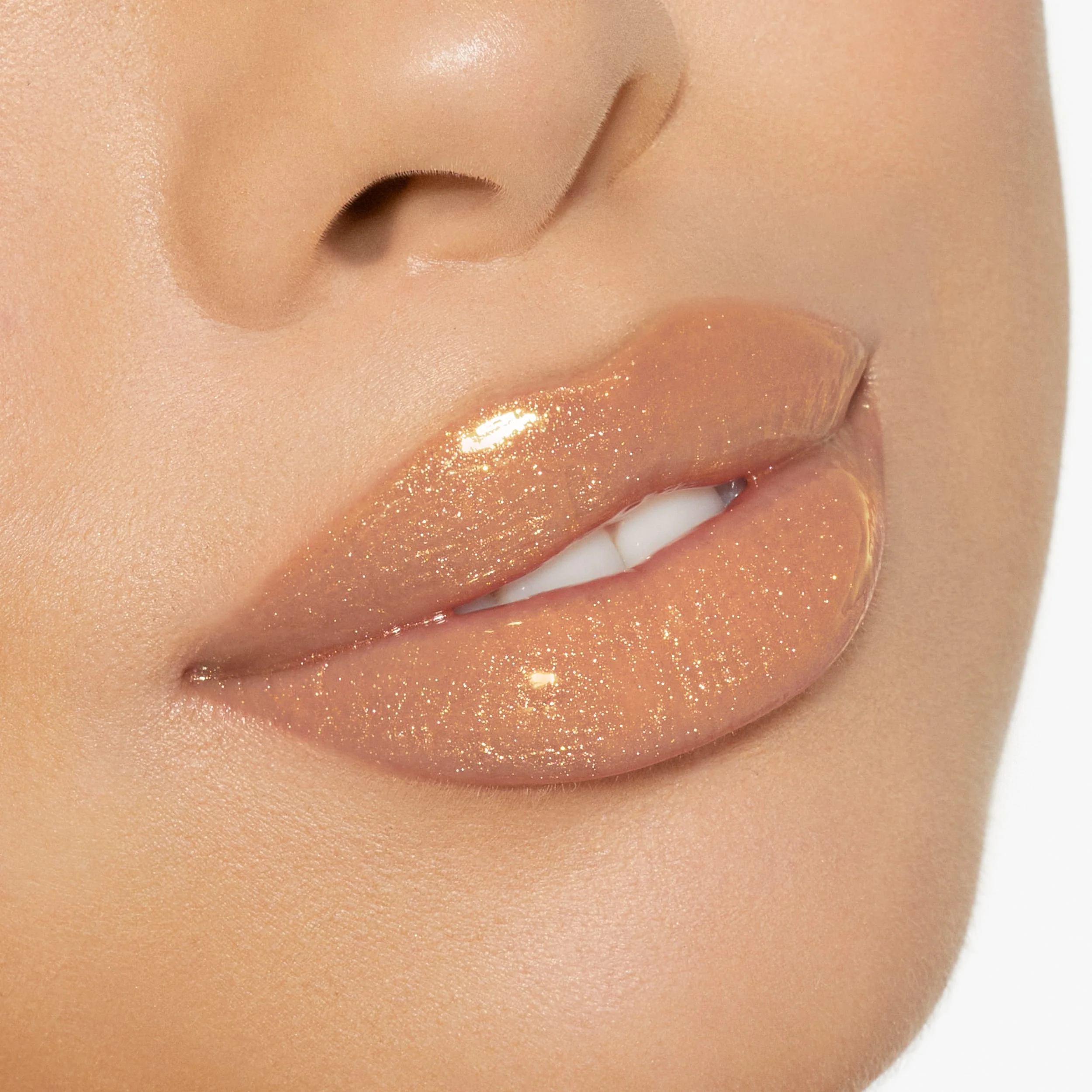 Brillo de labios de alto brillo con destellos multidimensionales