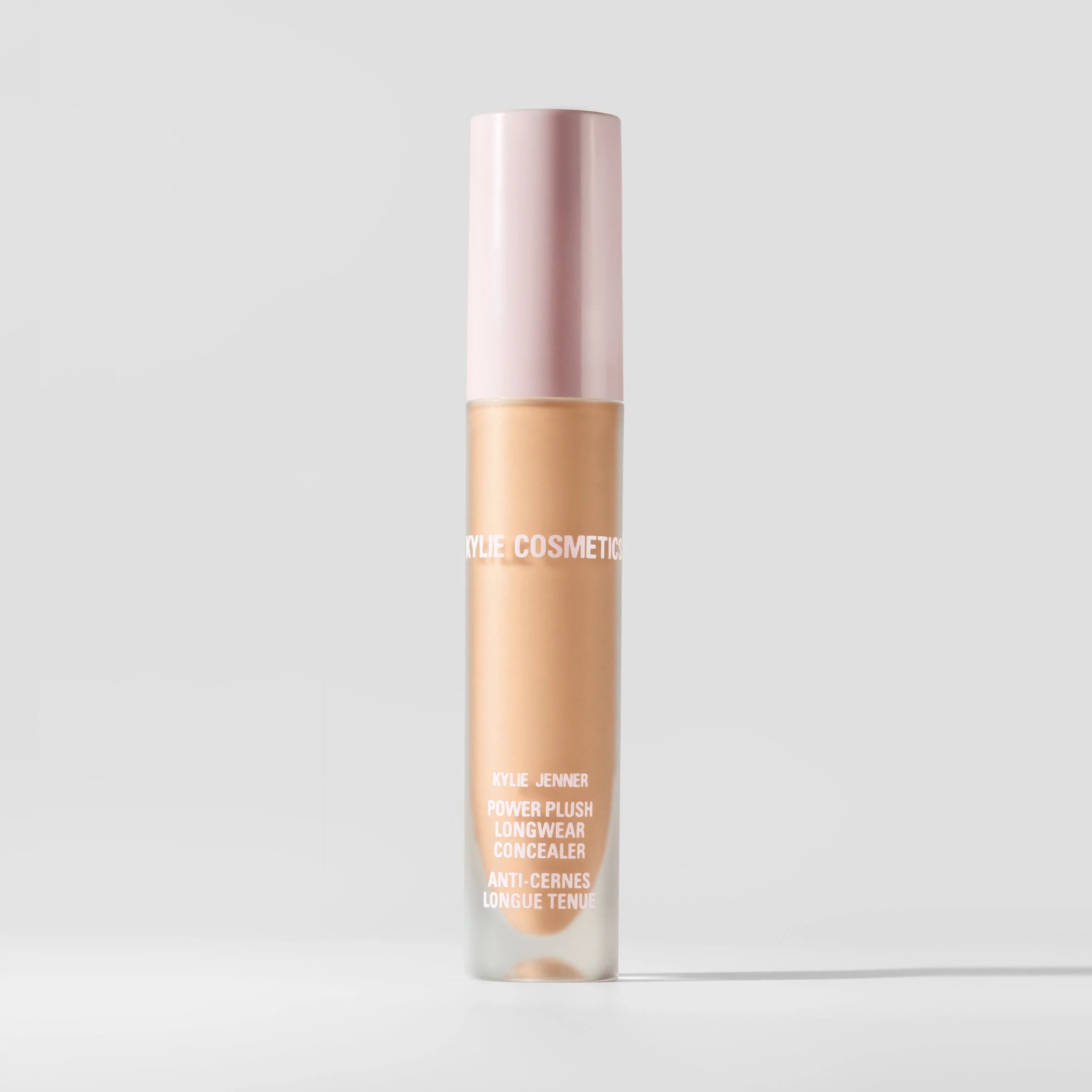 Power Plush Longwear Concealer til Opklaring og Konturering