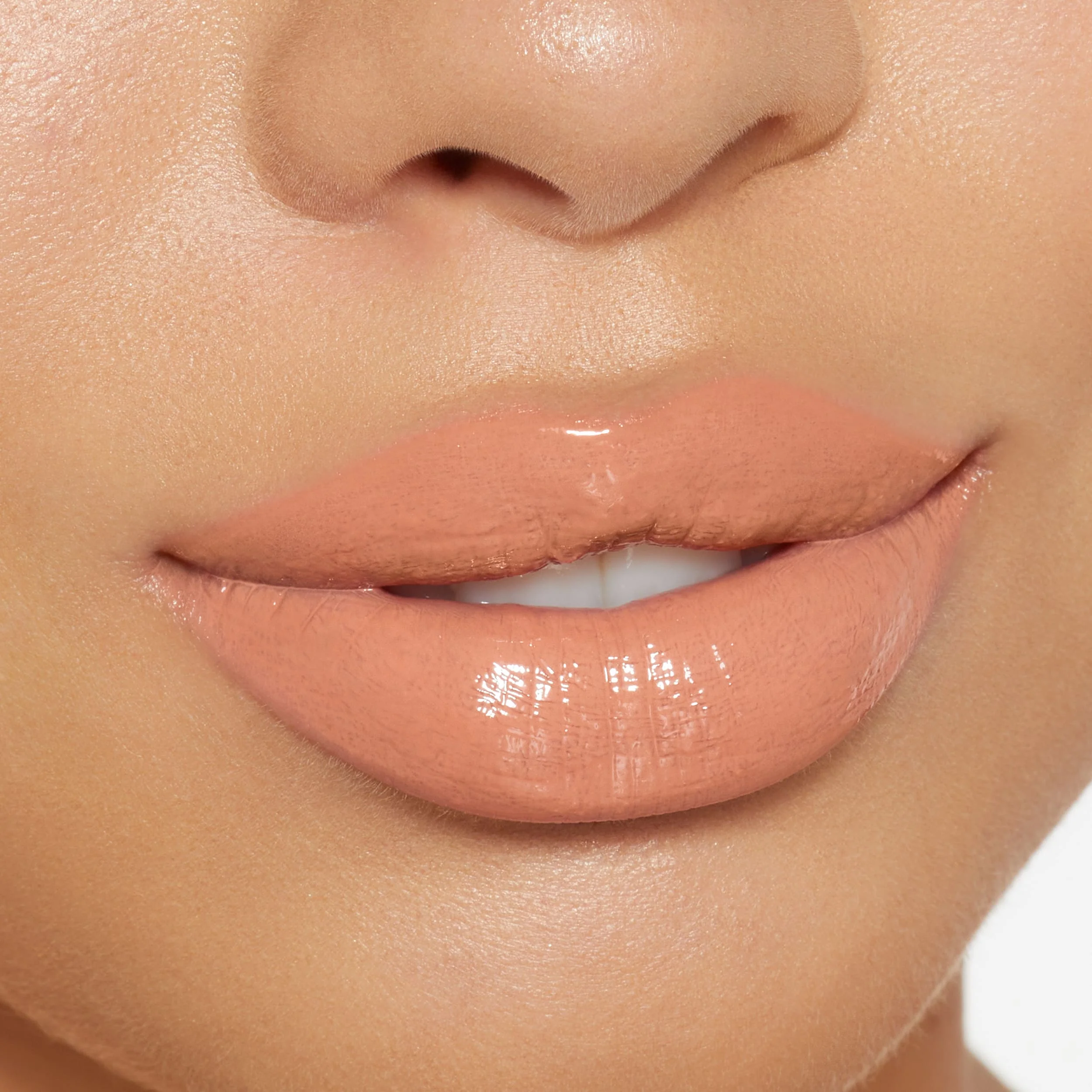 Brillo de labios de alto brillo con destellos multidimensionales