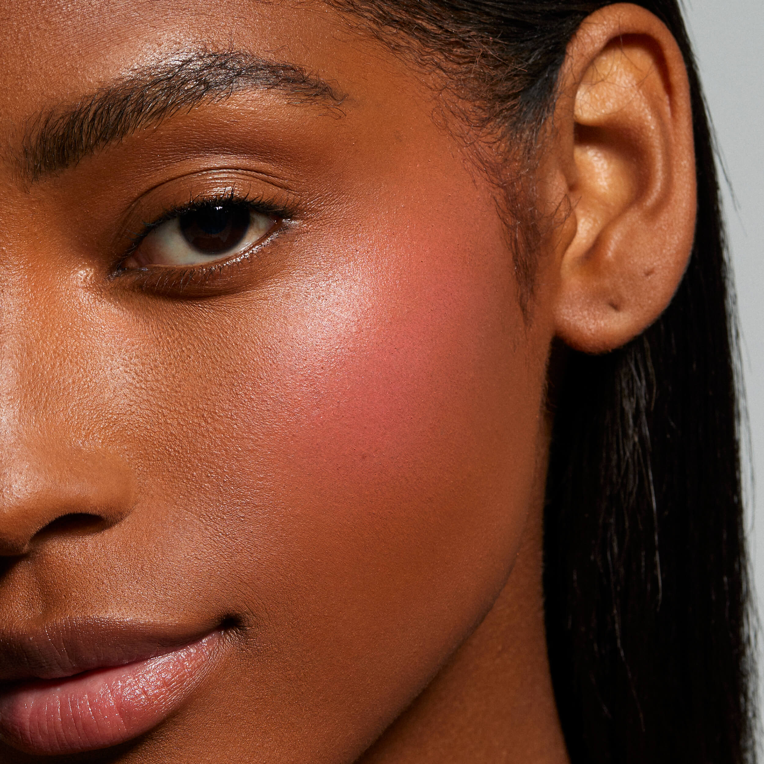 Powder Blush Stick Cream-to-Powder Blush til en Blød Mat Glød
