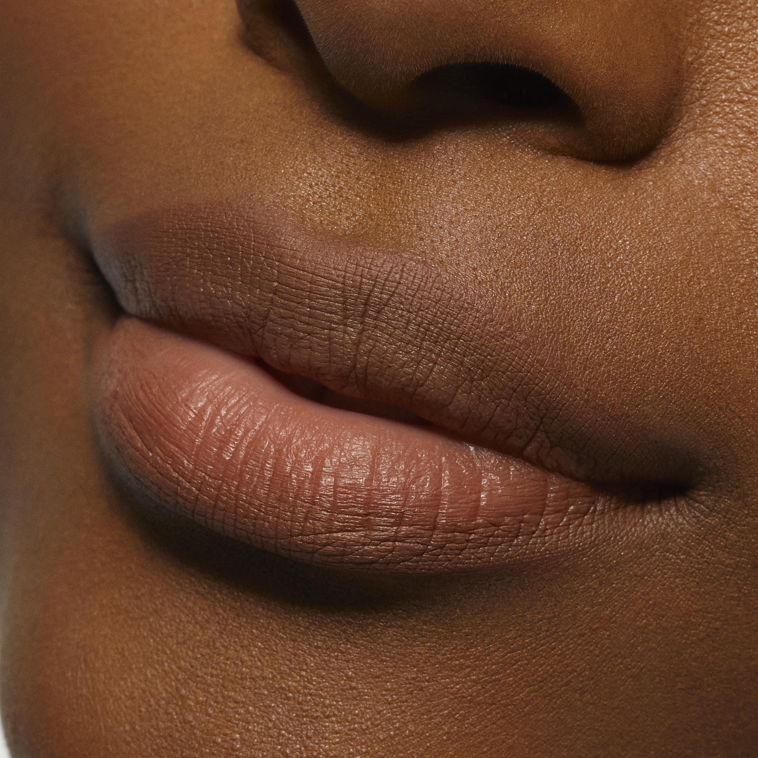 Precision Pout Lip Liner Wooden Pencil for Defined Lips