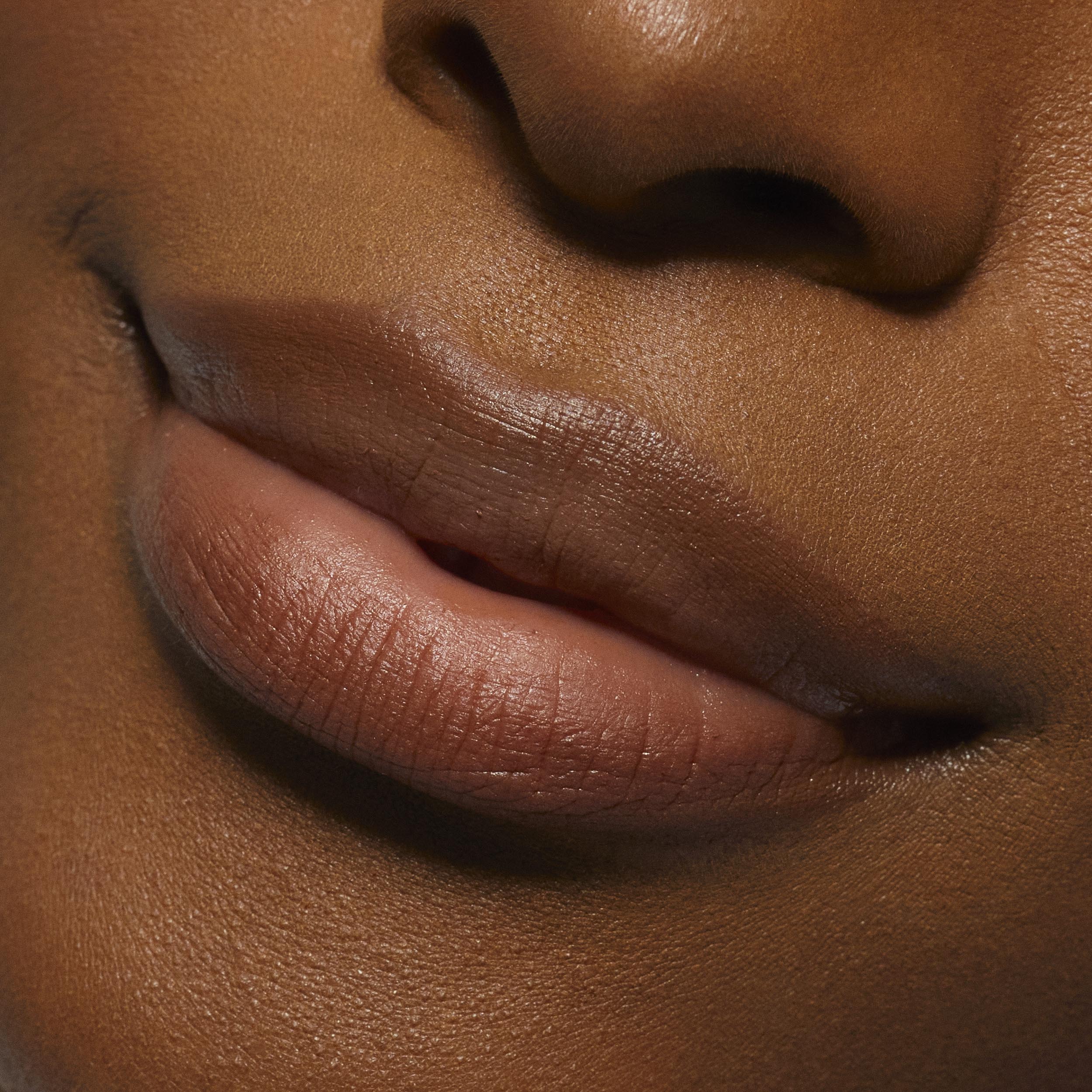 Precision Pout Lip Liner Wooden Pencil for Defined Lips