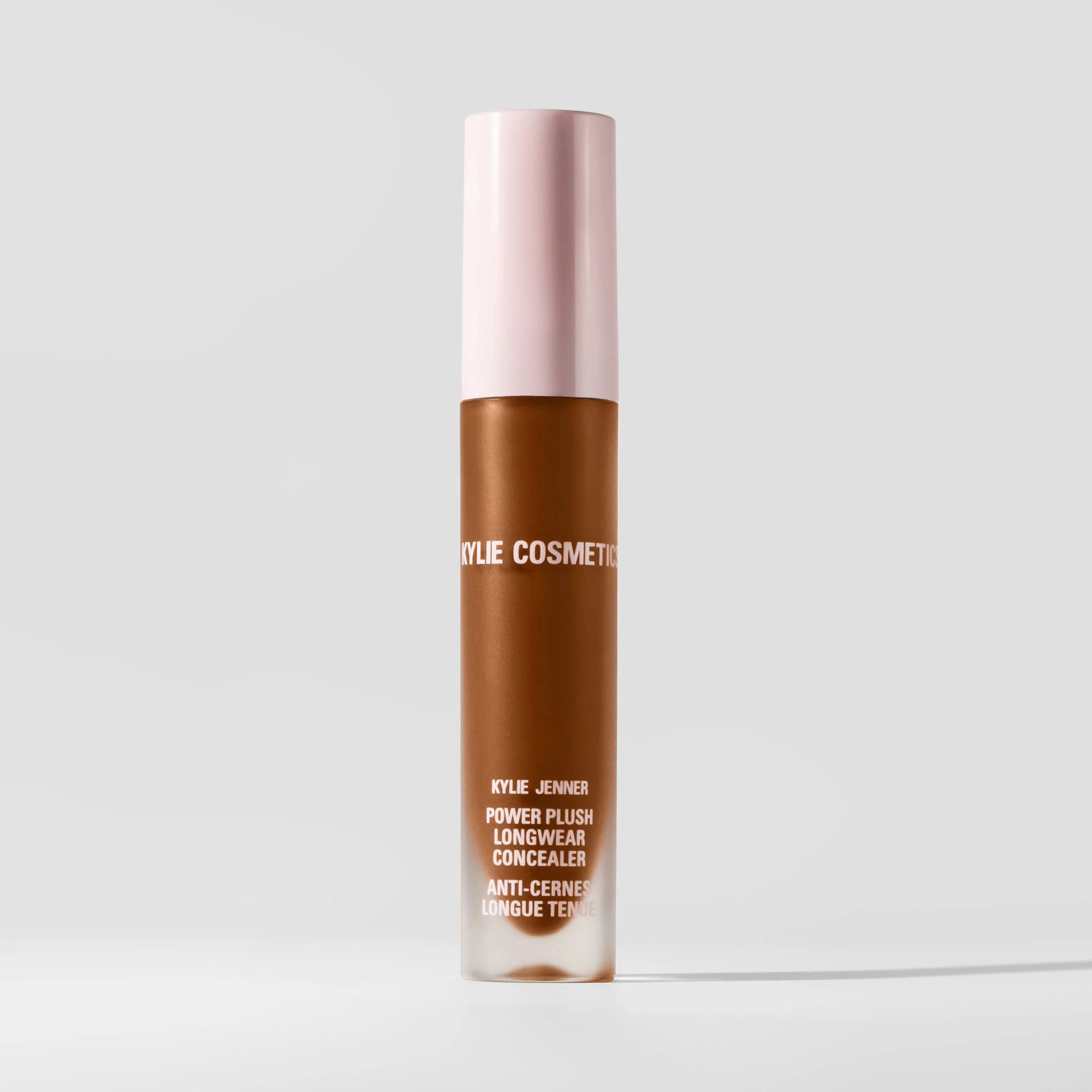 Power Plush Longwear Concealer til Opklaring og Konturering