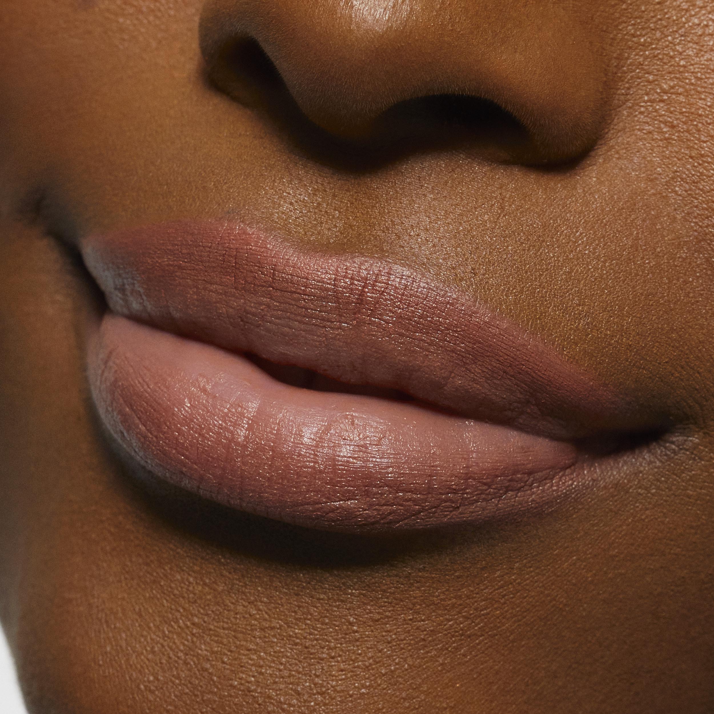 Precision Pout Lip Liner Wooden Pencil for Defined Lips