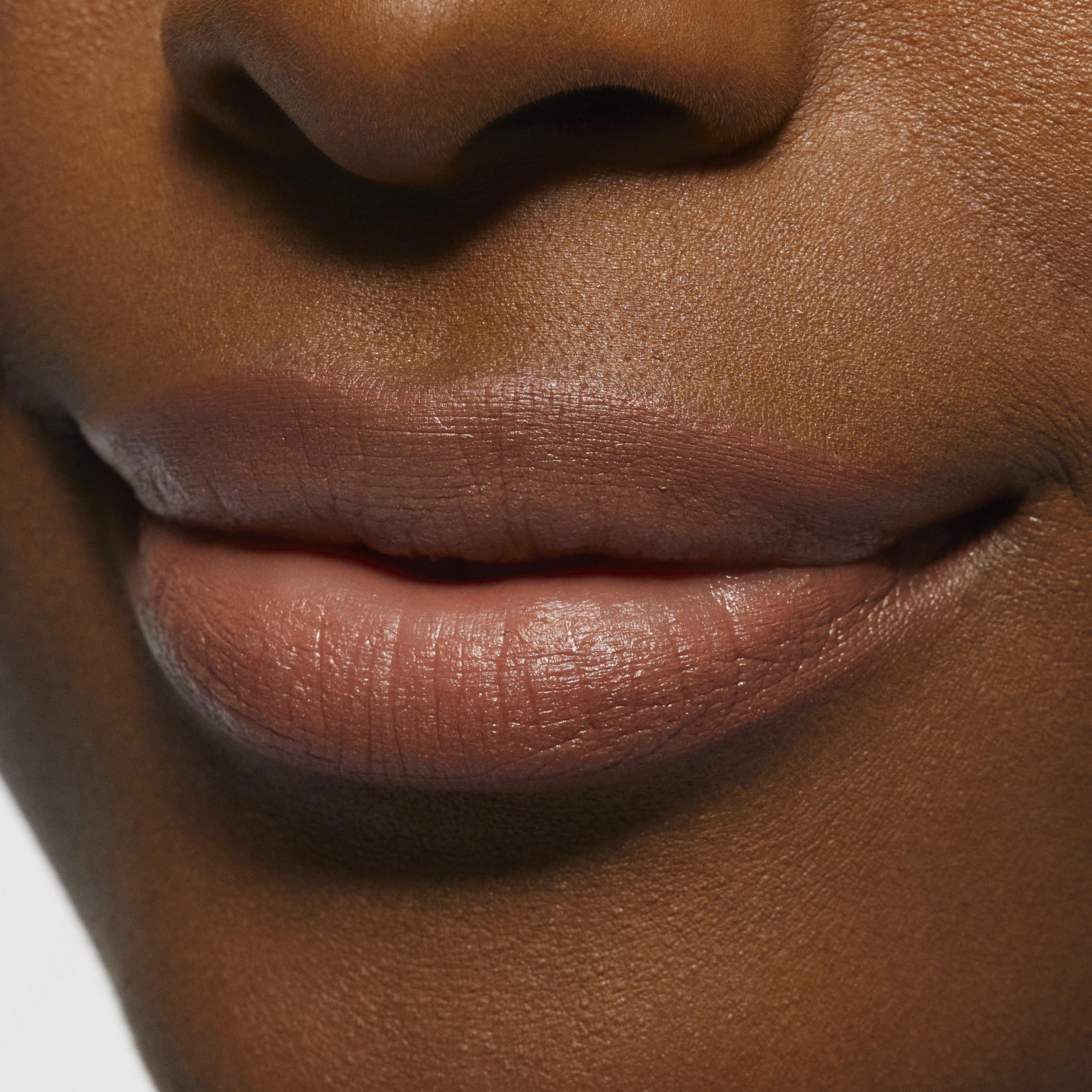 Precision Pout Lip Liner Wooden Pencil for Defined Lips