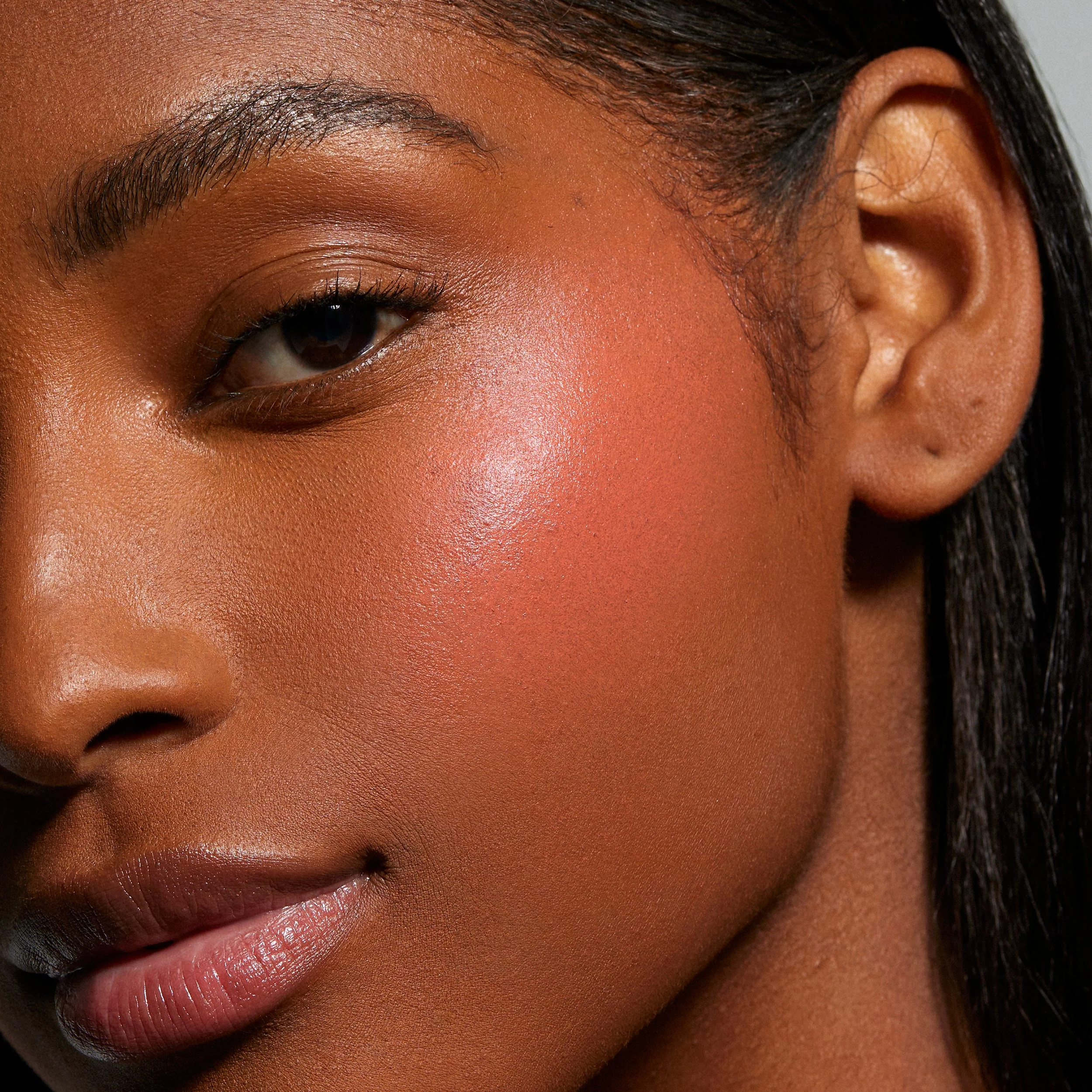 Powder Blush Stick Cream-to-Powder Blush til en Blød Mat Glød