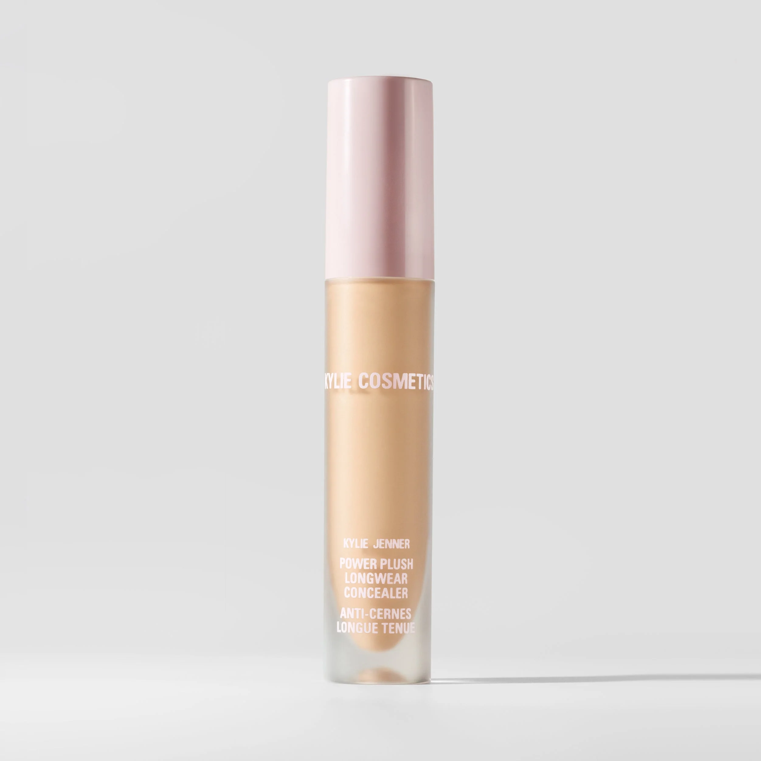 Power Plush Longwear Concealer til Opklaring og Konturering