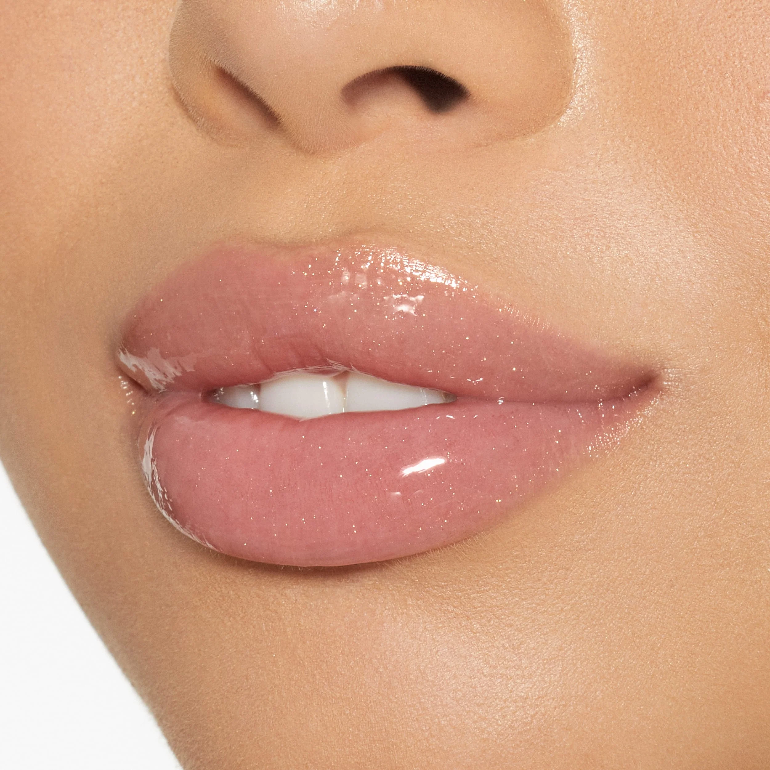 Brillo de labios de alto brillo con destellos multidimensionales