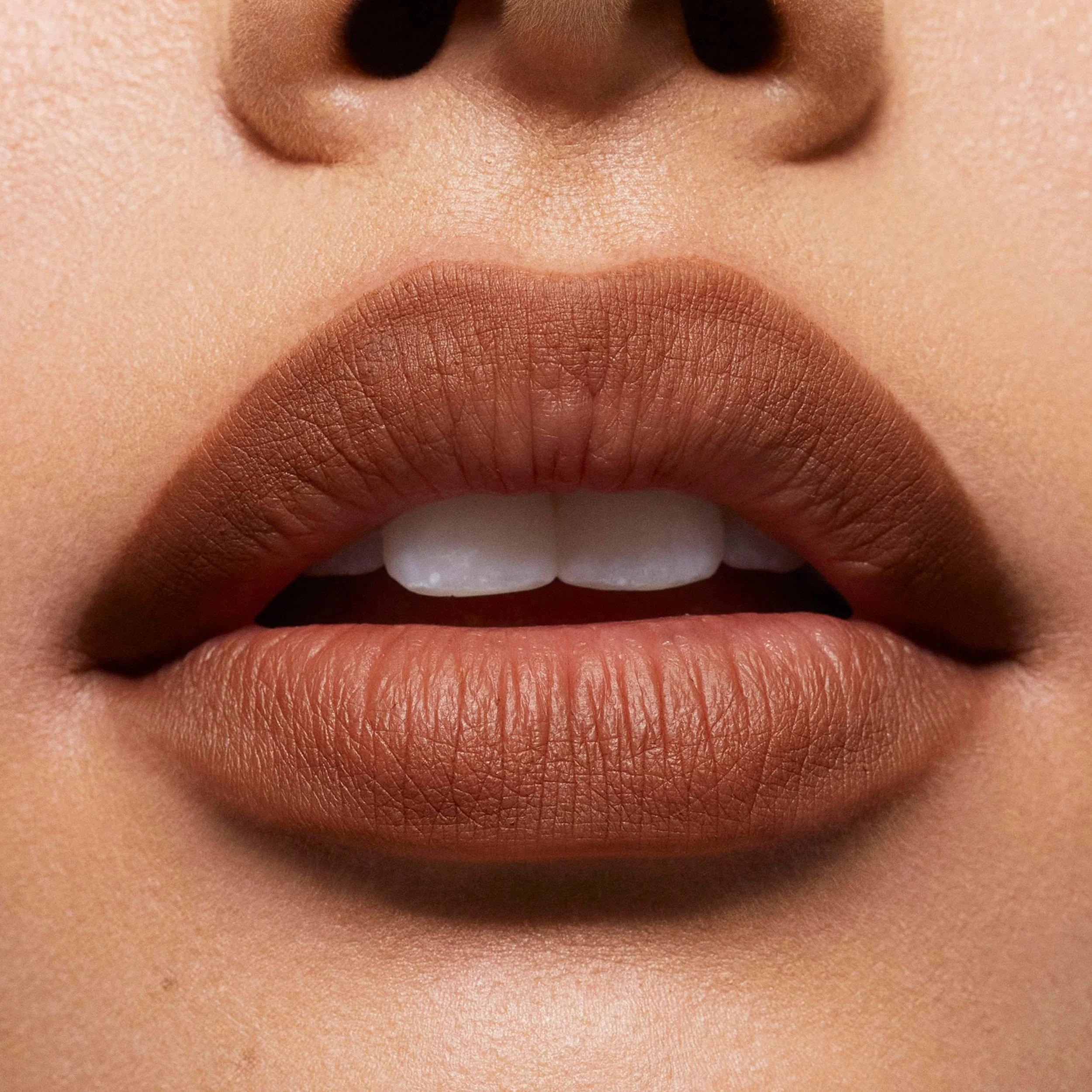 Precision Pout Lip Liner Wooden Pencil for Defined Lips