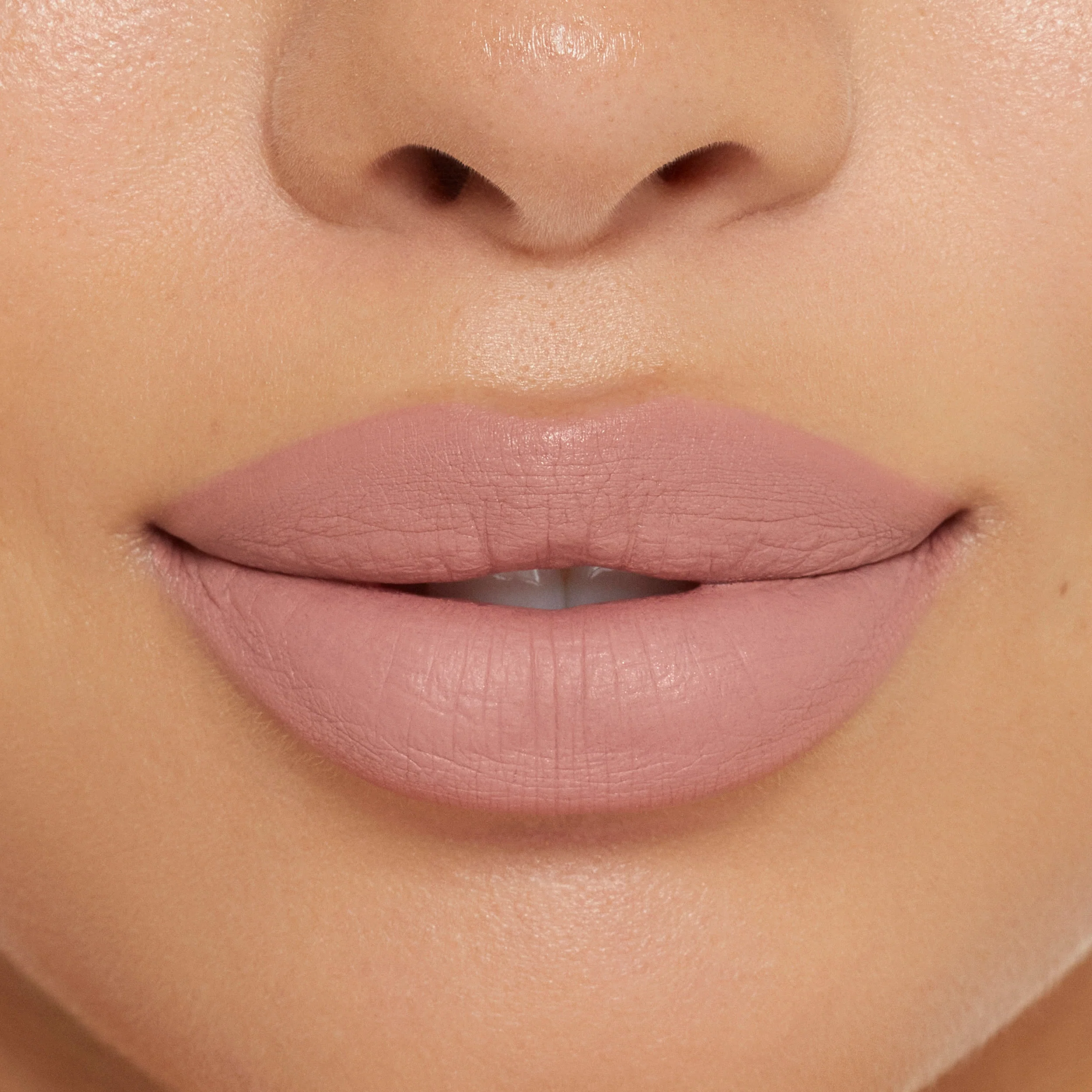 Matt-Lippenset mit Liquid-Lippenstift und Lippenkonturenstift als Duo