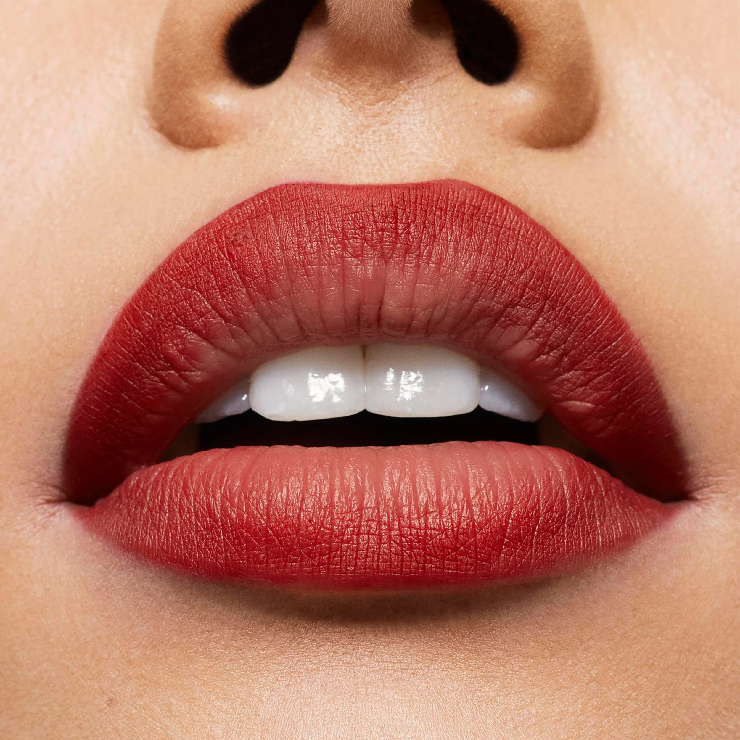 Precision Pout Lip Liner Wooden Pencil for Defined Lips