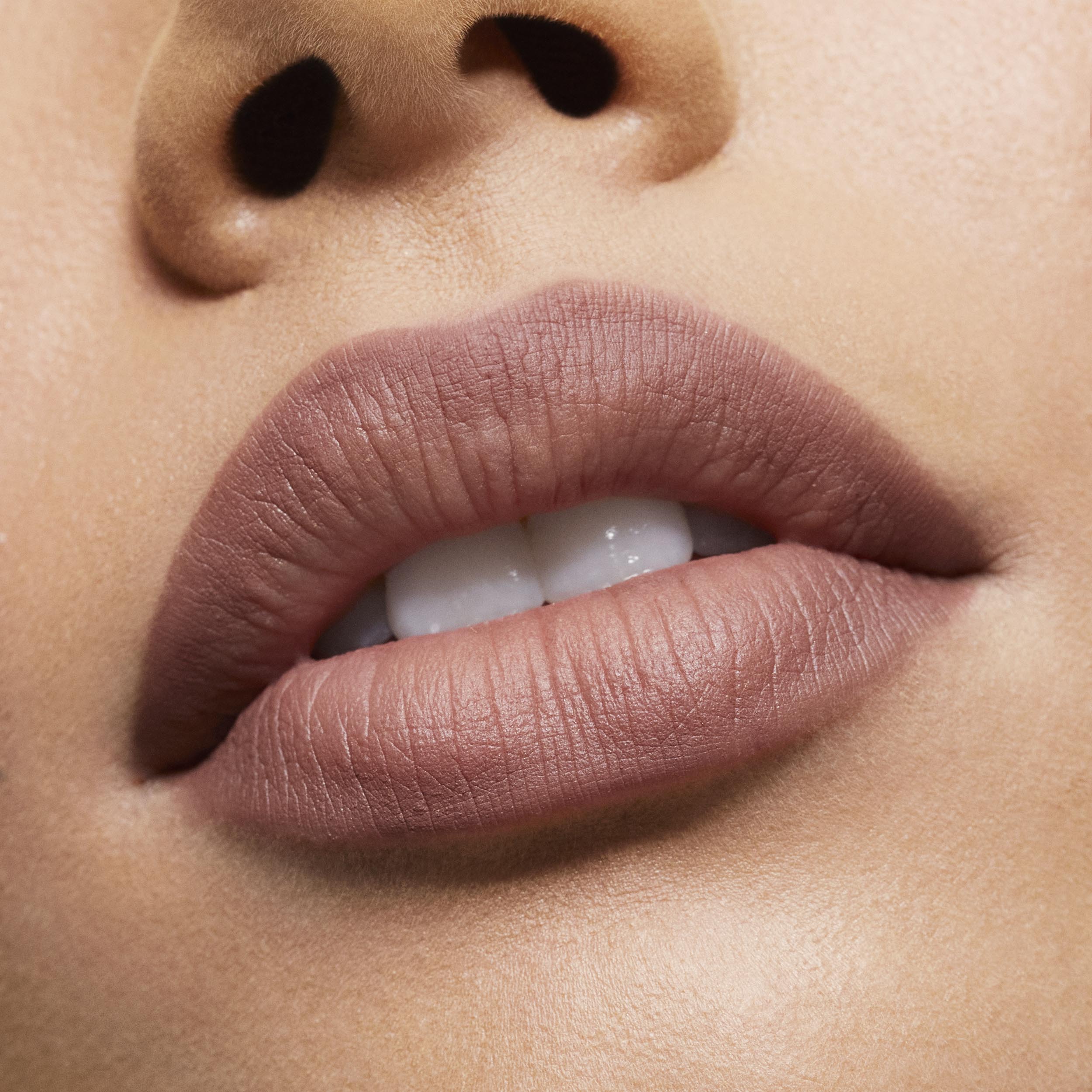 Precision Pout Lip Liner Wooden Pencil for Defined Lips