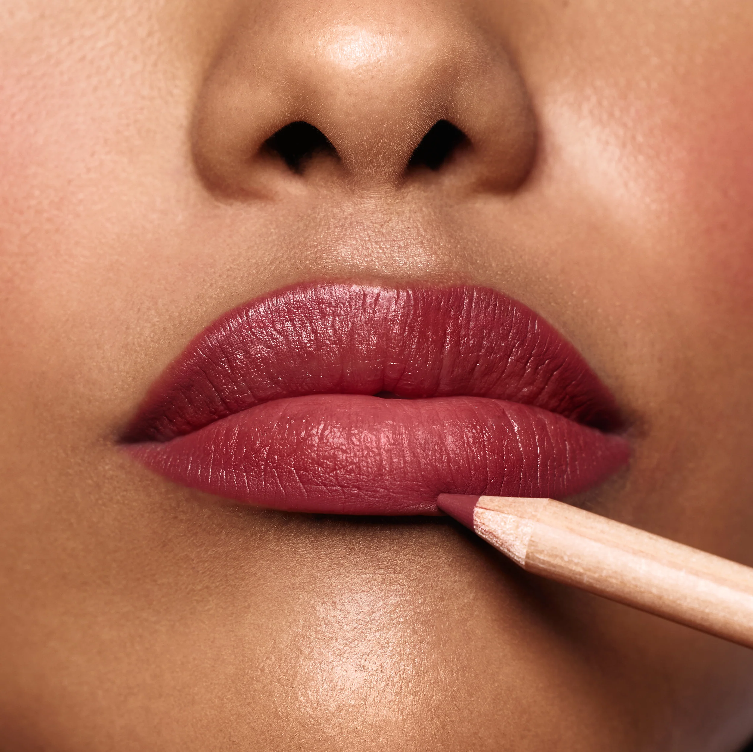 Precision Pout Lip Liner Wooden Pencil for Defined Lips