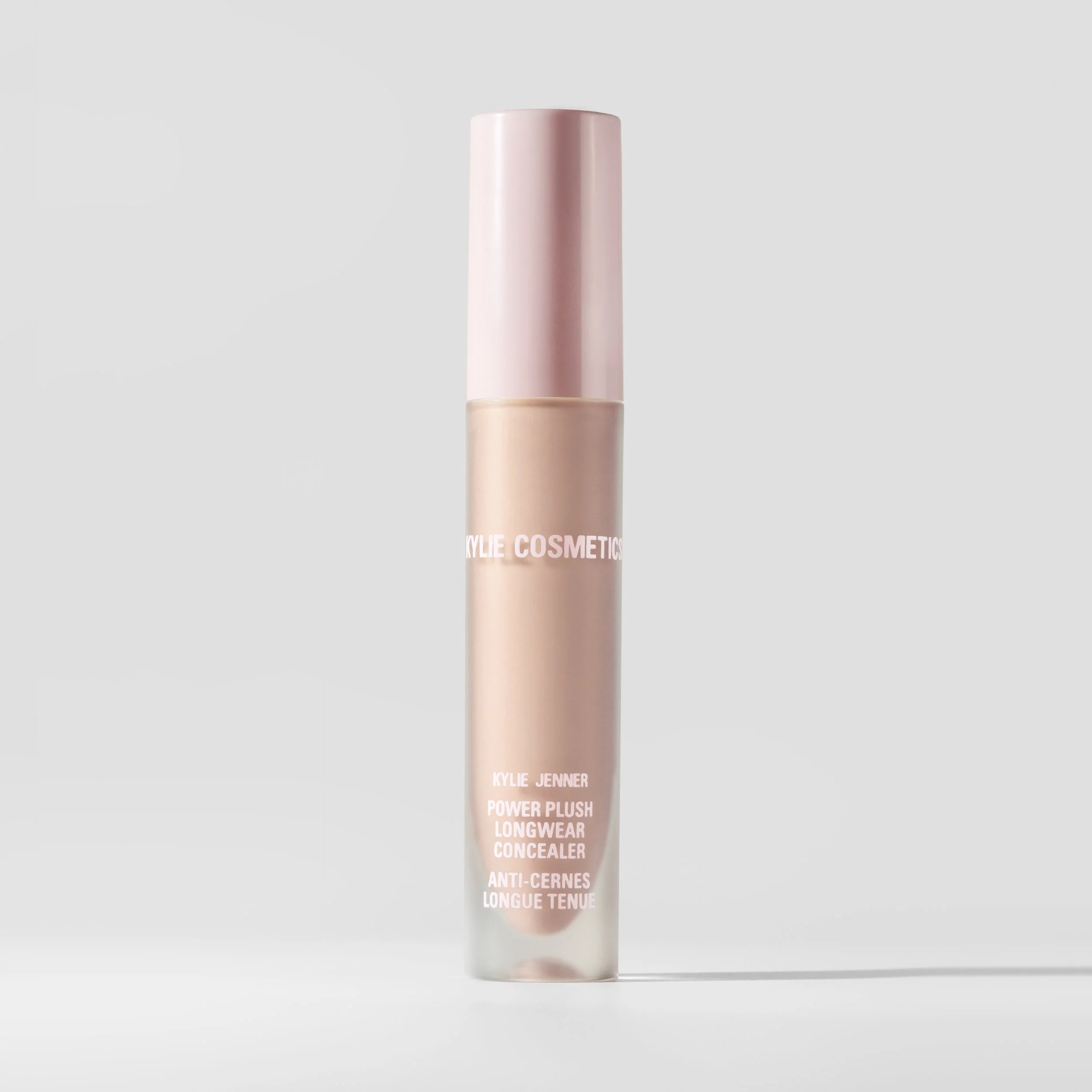 Power Plush Longwear Concealer til Opklaring og Konturering