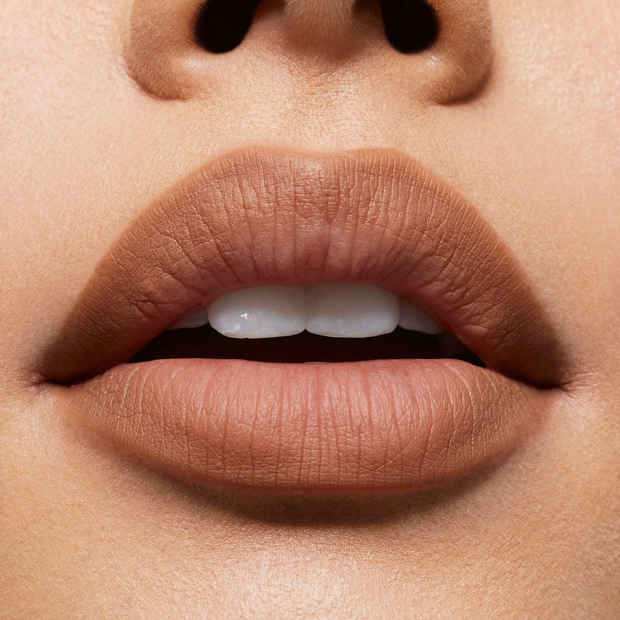 Precision Pout Lip Liner Wooden Pencil for Defined Lips