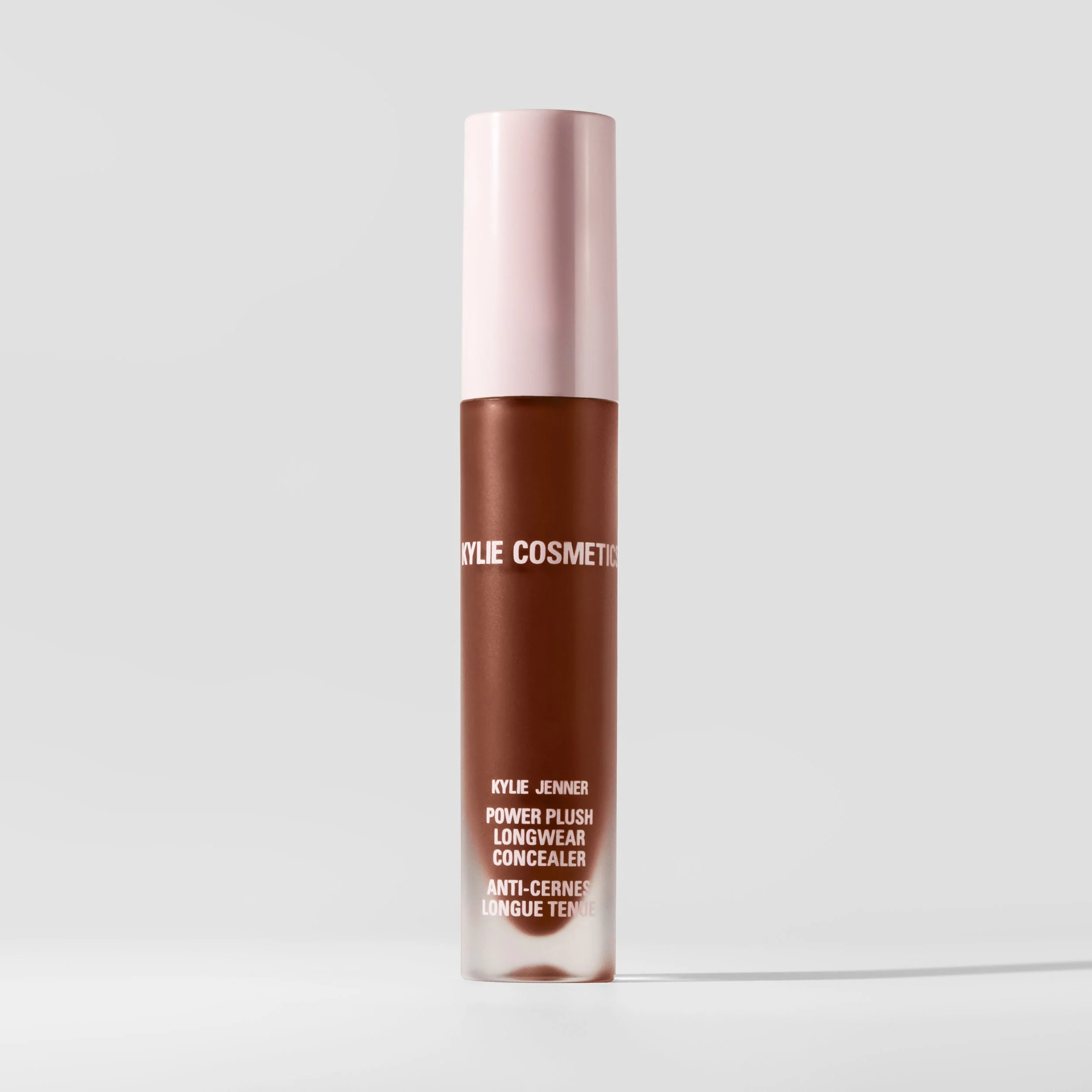 Power Plush Longwear Concealer til Opklaring og Konturering