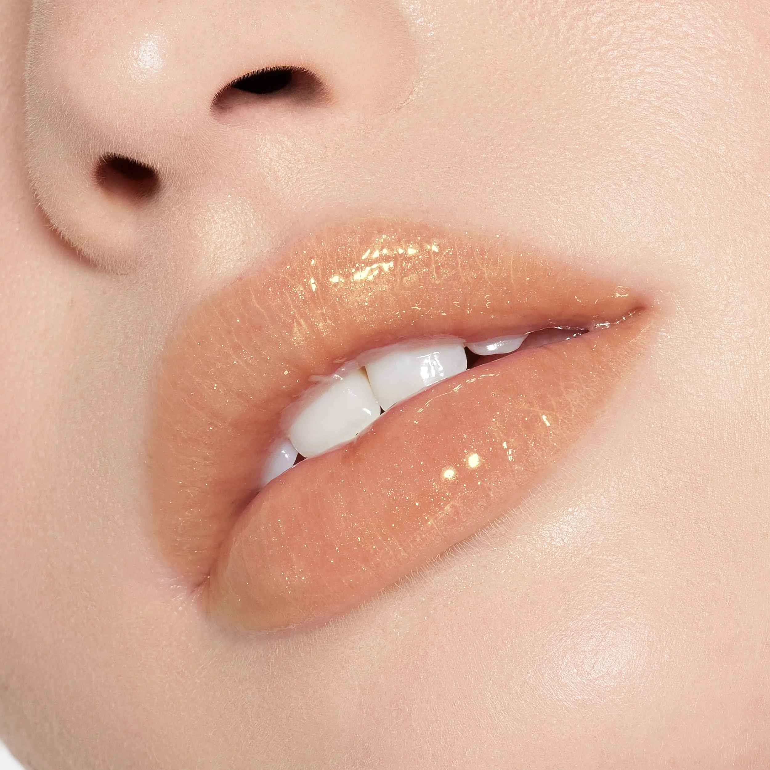 Brillo de labios de alto brillo con destellos multidimensionales