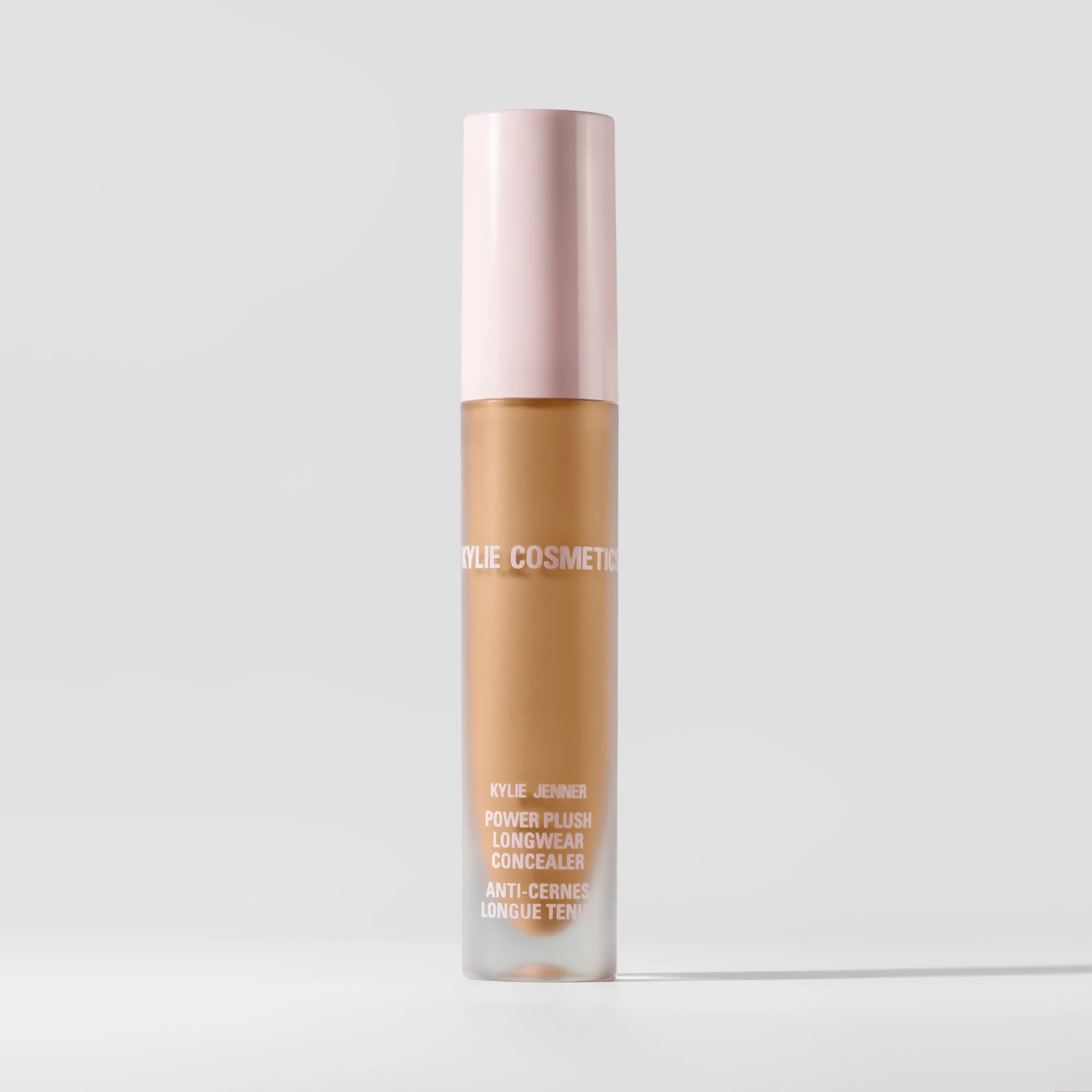 Power Plush Longwear Concealer til Opklaring og Konturering