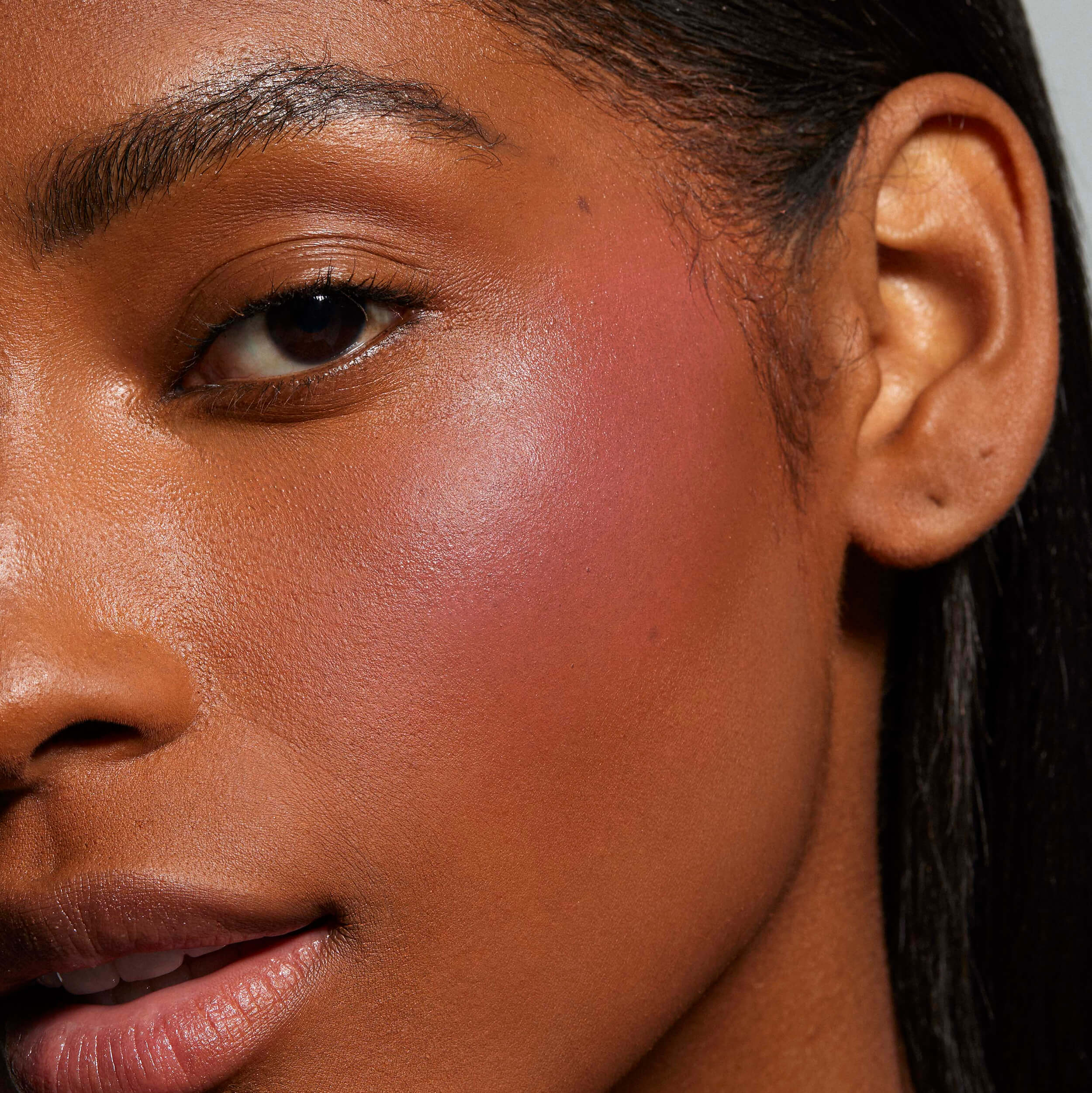 Powder Blush Stick Cream-to-Powder Blush til en Blød Mat Glød