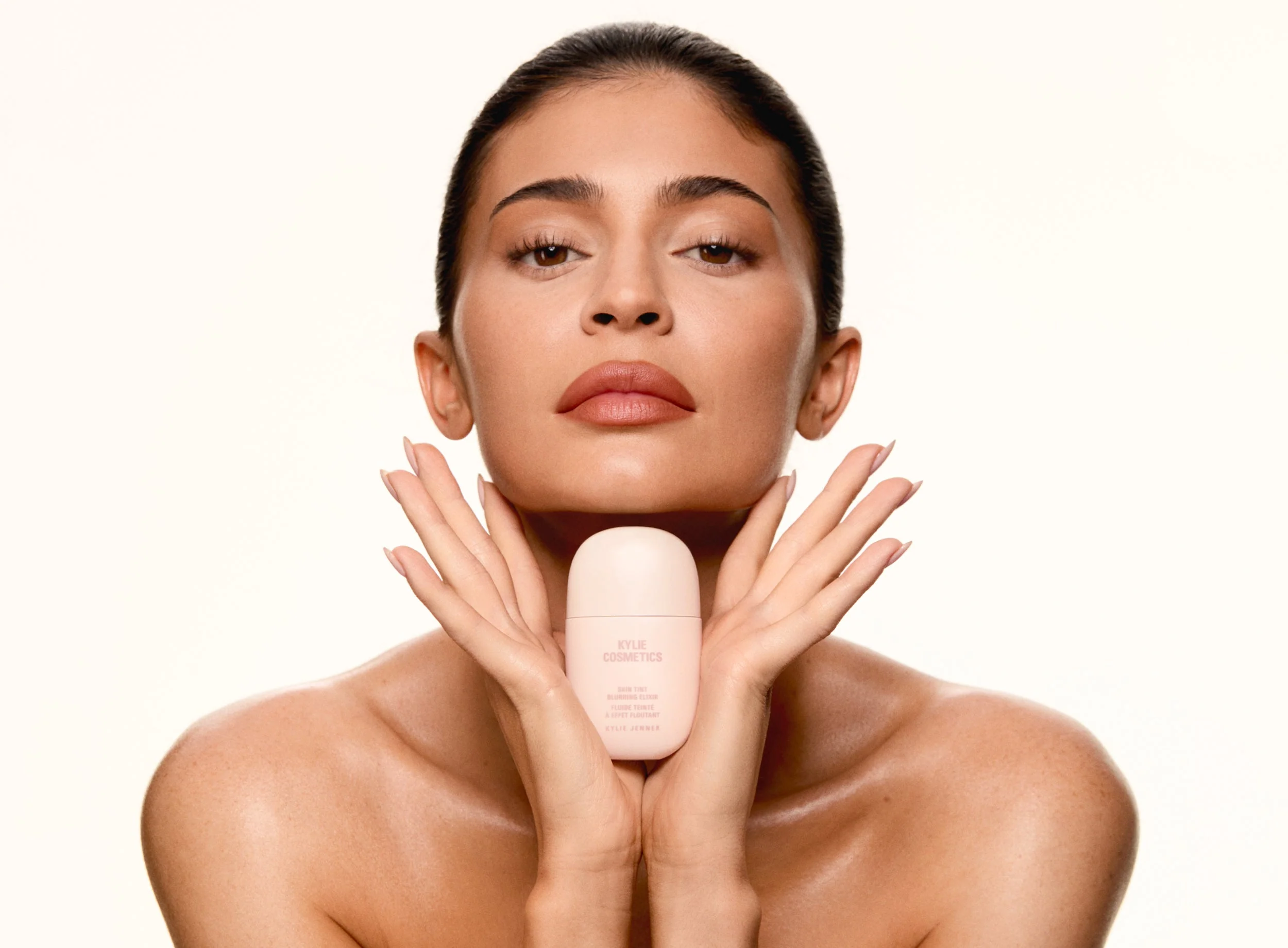 Kylies Skin Tint Campaign Look-sæt