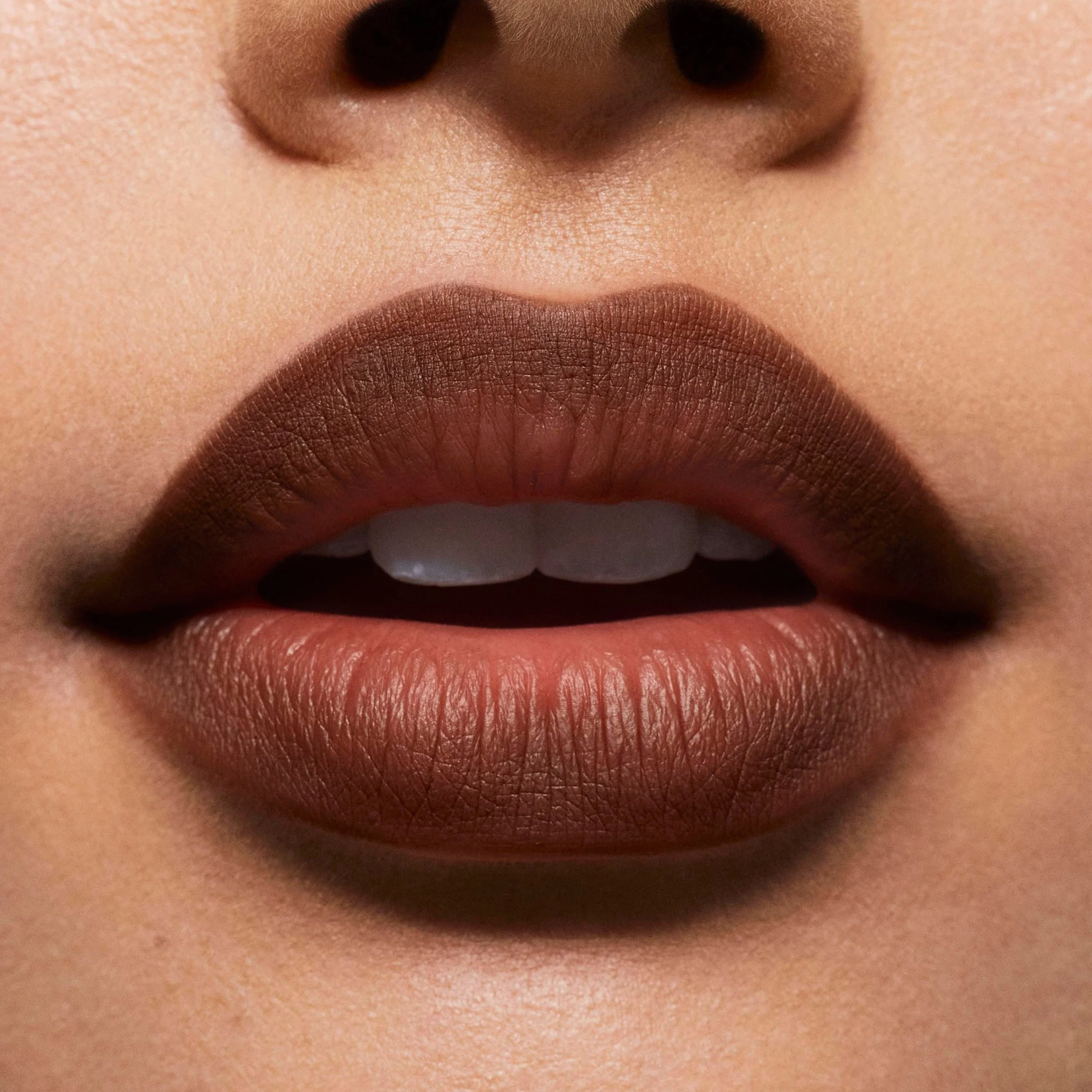 Precision Pout Lip Liner Wooden Pencil for Defined Lips