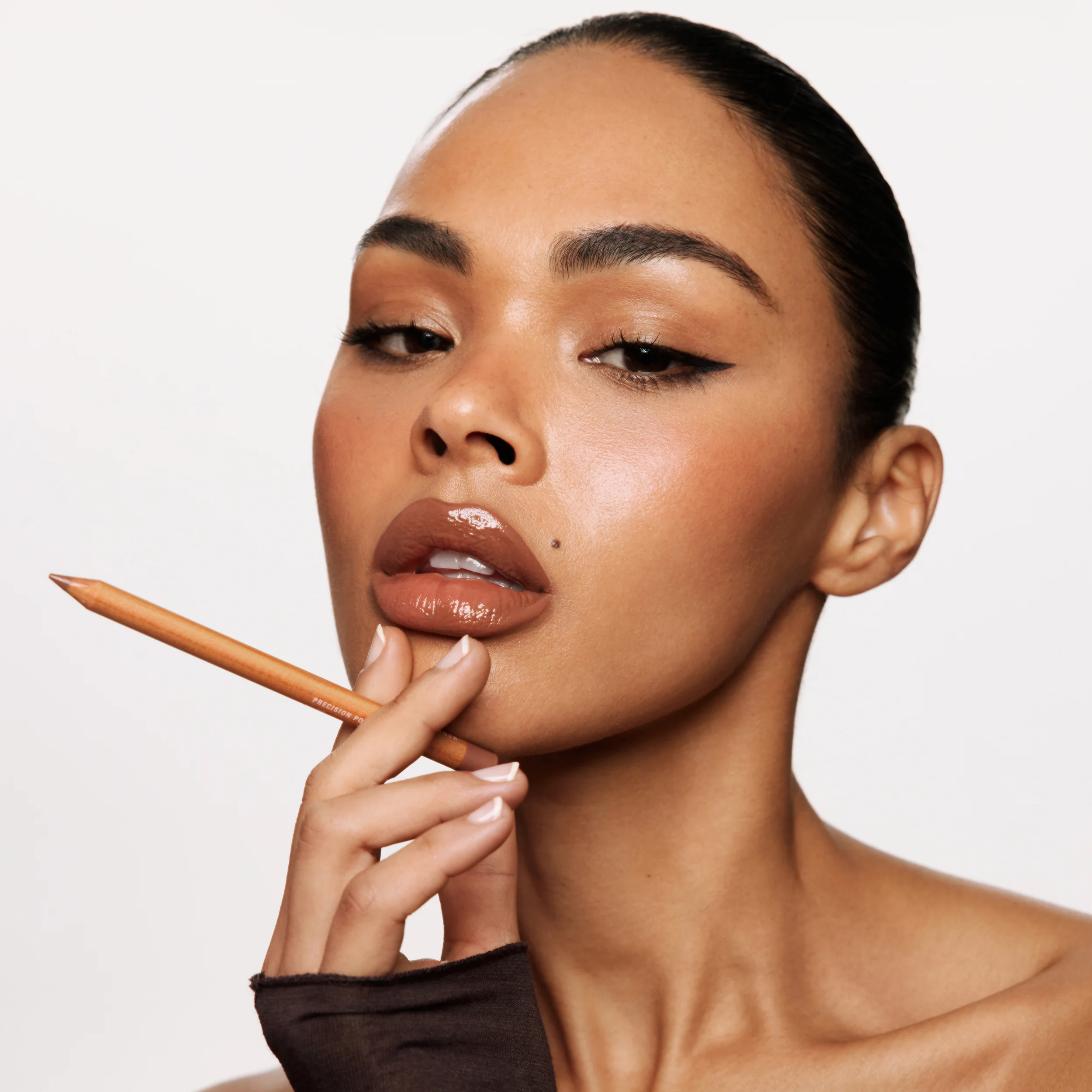 Precision Pout Lip Liner Wooden Pencil for Defined Lips