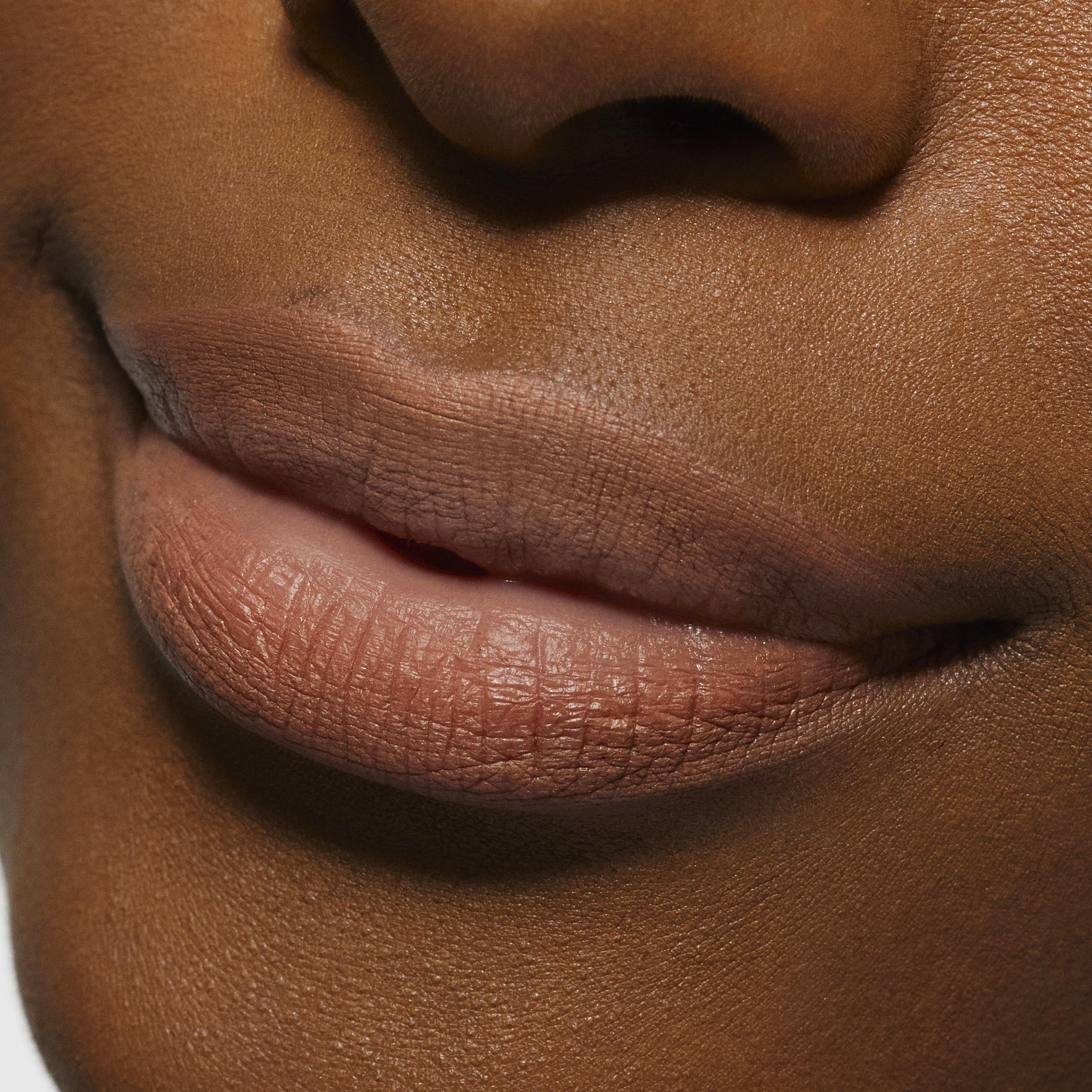 Precision Pout Lip Liner Wooden Pencil for Defined Lips