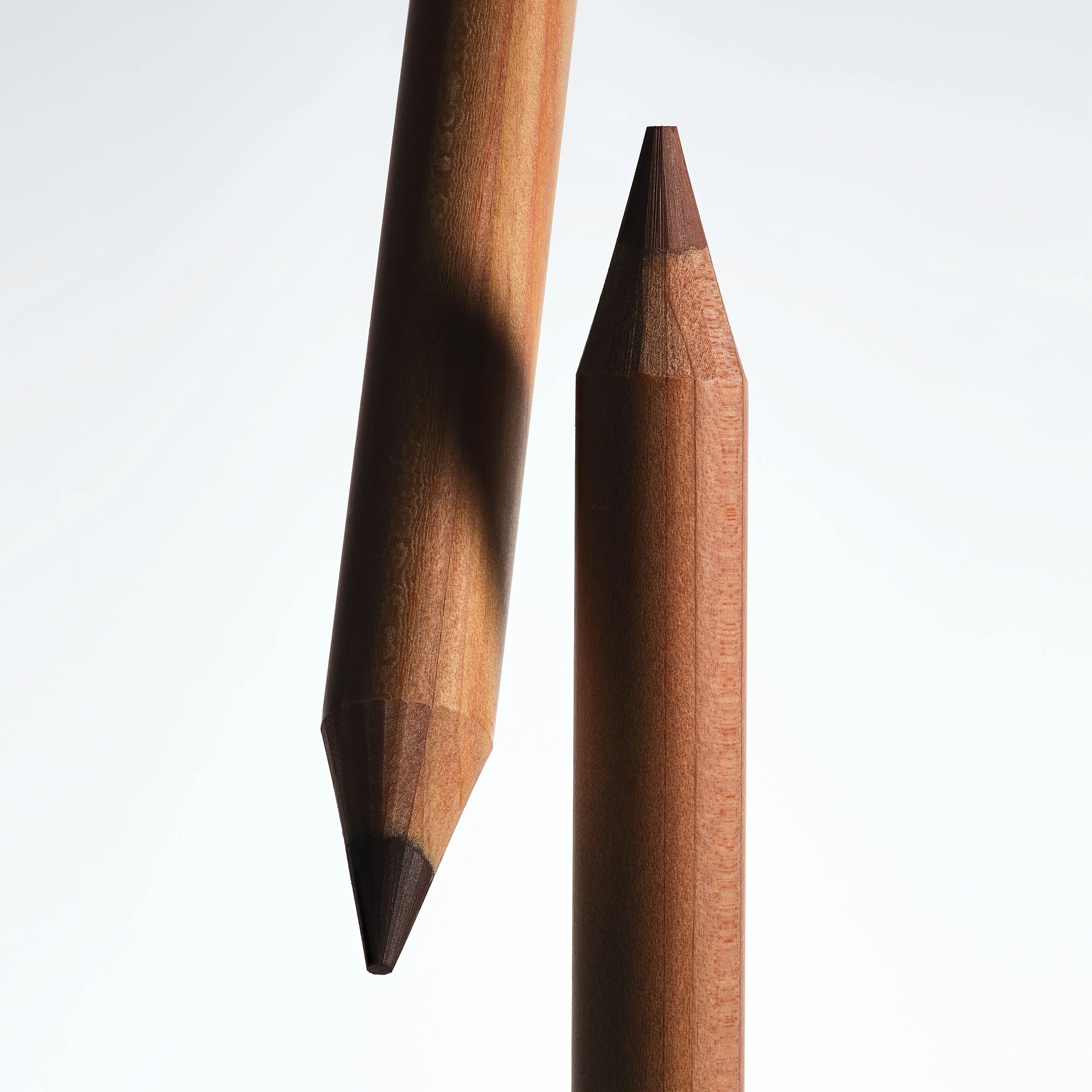 Precision Pout Lip Liner Wooden Pencil for Defined Lips